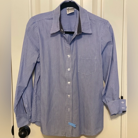 Finley Blue/White striped button up. Like new! - Picture 2 of 2